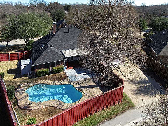 4th image of 1620 Shores Blvd