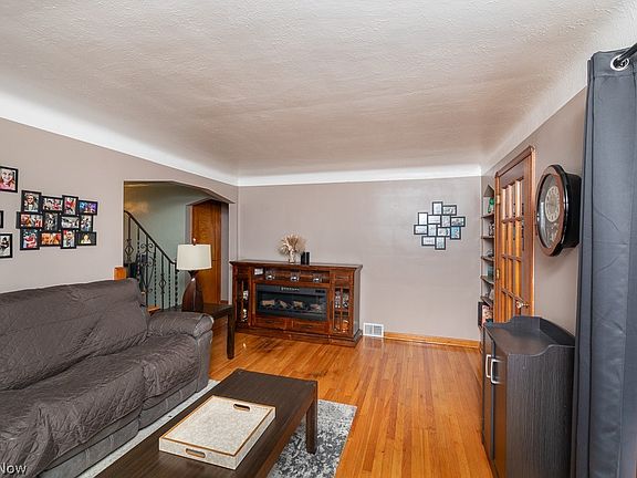 2nd image of 6365 Doncaster Ave
