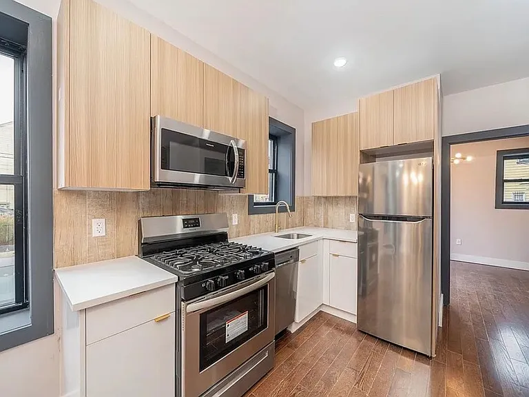 62 Vroom St #4L — Photo 1