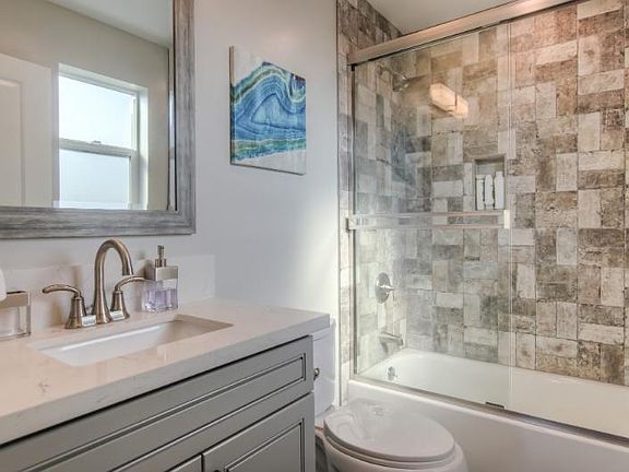 5th image of 1232 1/2 N Gower St