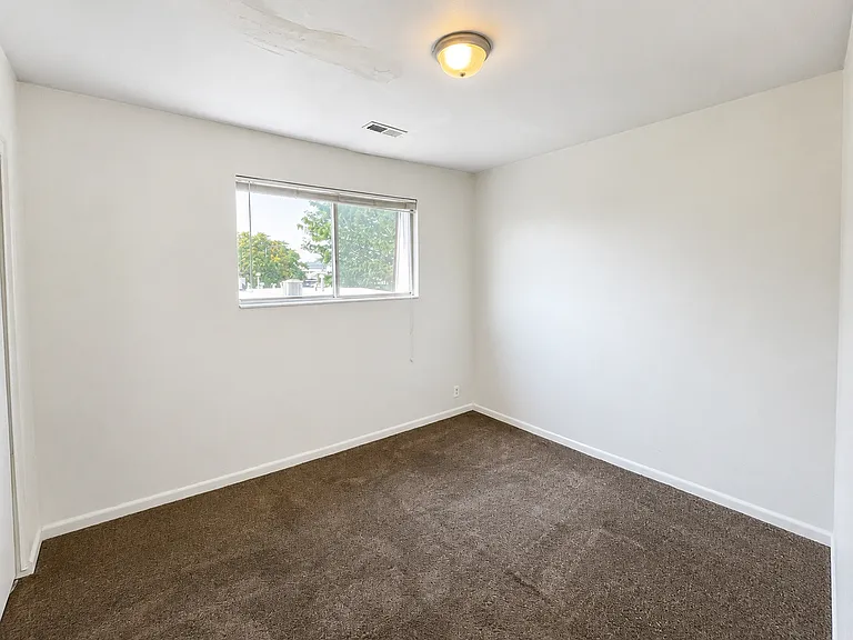 4371 / 4365 S Fairbourne Ave — Photo 9