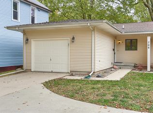 706 S Vine St, Urbana, IL 61801