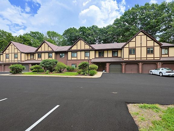 2nd image of 14 Rainbow Pond Dr APT B2