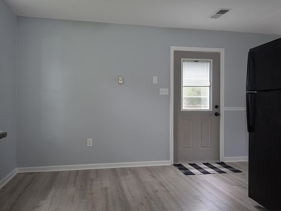 4th image of 833 Martin Luther King Jr Ct