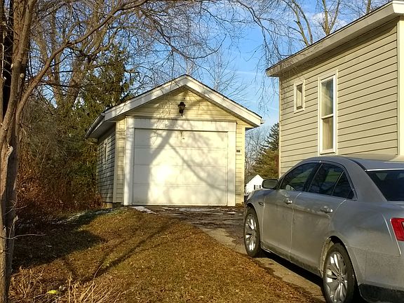 1 car garage