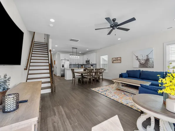 816 Crown Point Dr, Salisbury, NC 28146