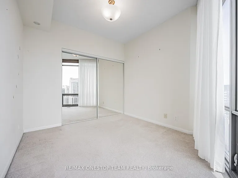 832 Bay St #4110 — Photo 17