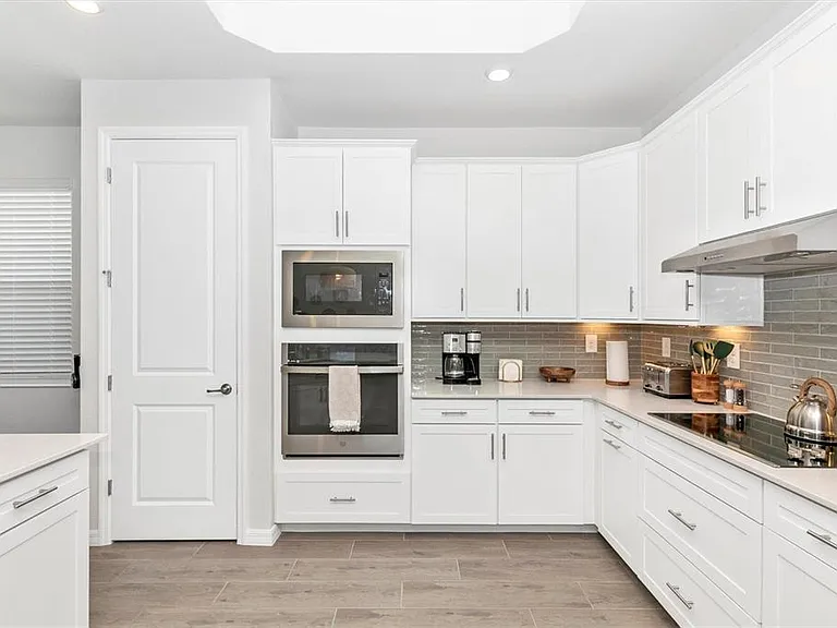 17672 Santorini Ct — Photo 13
