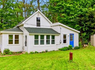 6 County Rd, Huntington, MA 01050