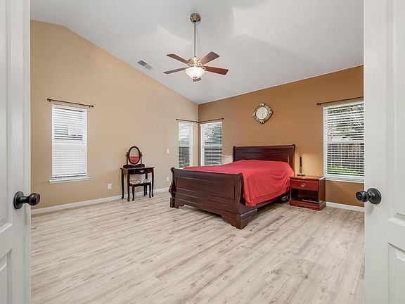 5th image of 2933 E Palisade Dr