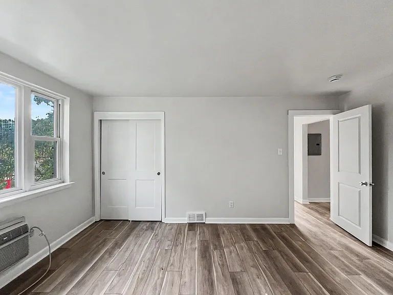 8 Midland Rd — Photo 12