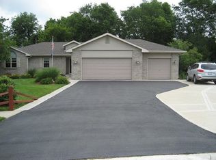 508 Retta Ct, Winnebago, IL 61088