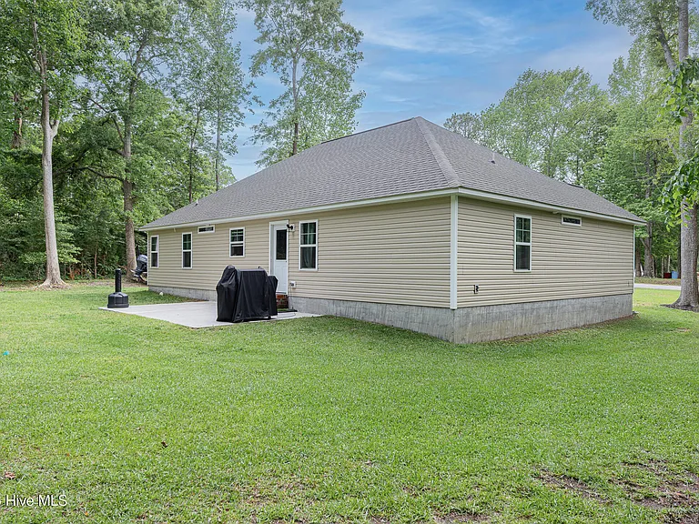137 Wilburne Dr — Photo 32