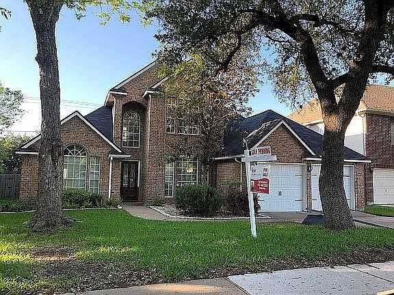 3rd image of 2408 Falcon Dr