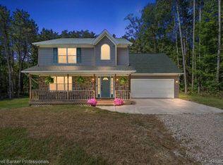 3301 Pine Bluff Ct, Columbiaville, MI 48421