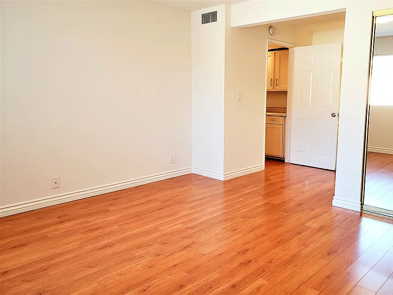 1141 N Columbus Ave #2044 — Photo 10