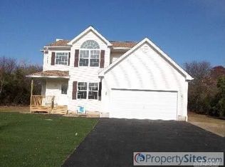 11 Danamarie Ln, Patchogue, NY 11772