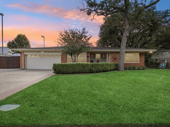 2110 Cooper Dr, Irving, TX 75061