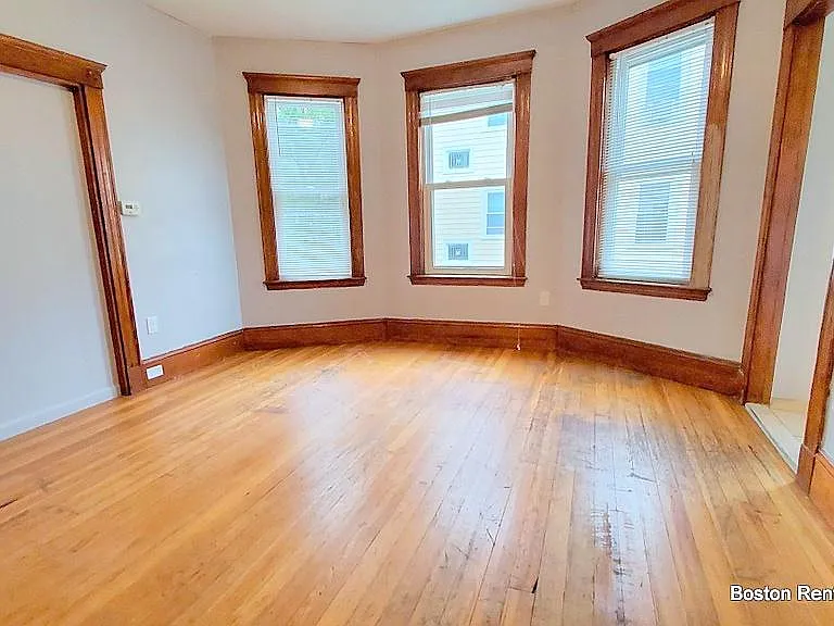 64 Oxford St #2 — Photo 2