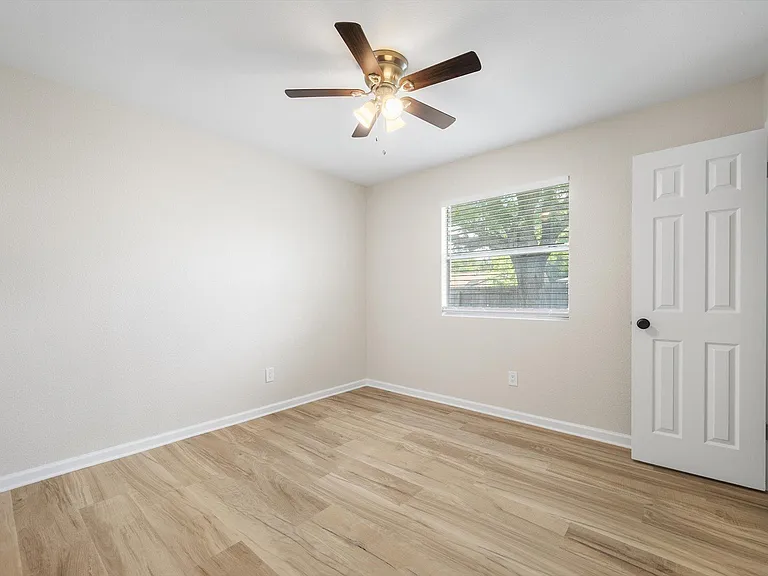 10300 E Rutland Vlg — Photo 29
