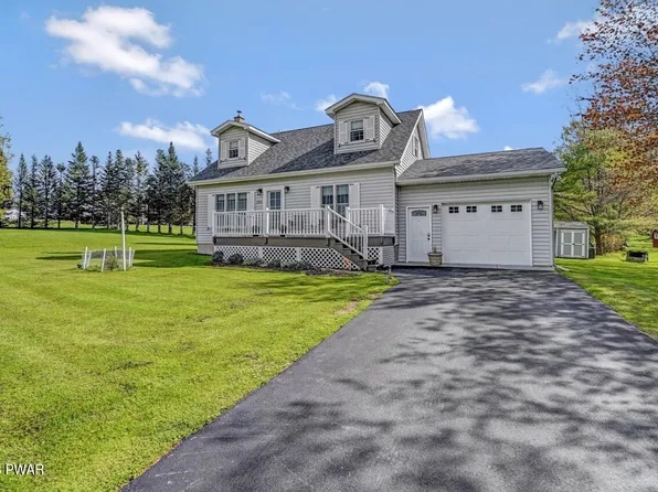 186 Lakeside Dr, Honesdale, PA 18431