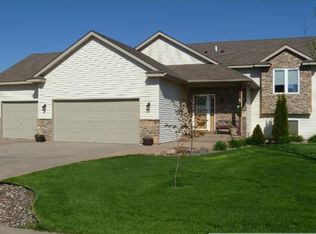 28563 Lakeside Trl, Lindstrom, MN 55045