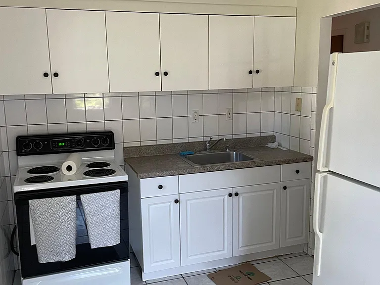 28 Warner Ln #1 — Photo 3