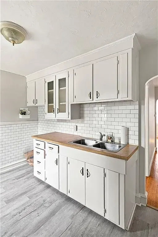 1-Bed 1-Bath Apartment — Photo 2