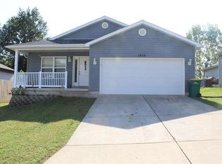 1938 Burlington Dr, Pevely, MO 63070