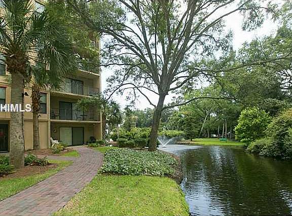 4th image of 34 Forest Beach Dr APT A-1