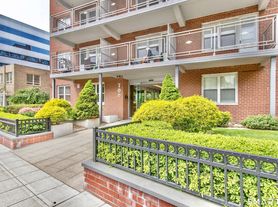 700 Summer St