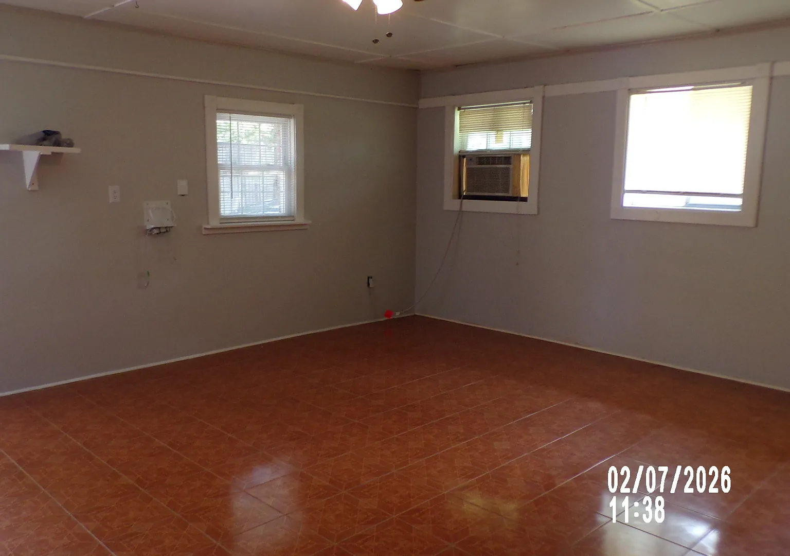 3 bed, 2.0 bath, 1681 sqft, $1,900 — Photo 4