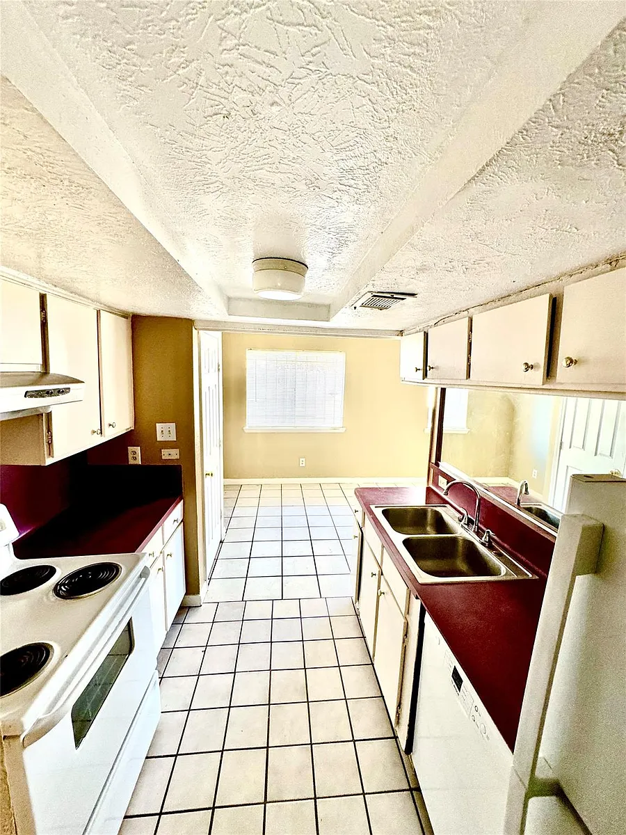 Building Photo - 5668 Birchmont Dr #2