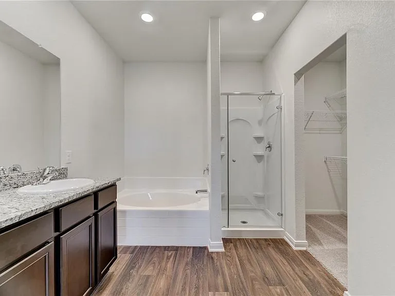1001 Riverdale Cv — Photo 17