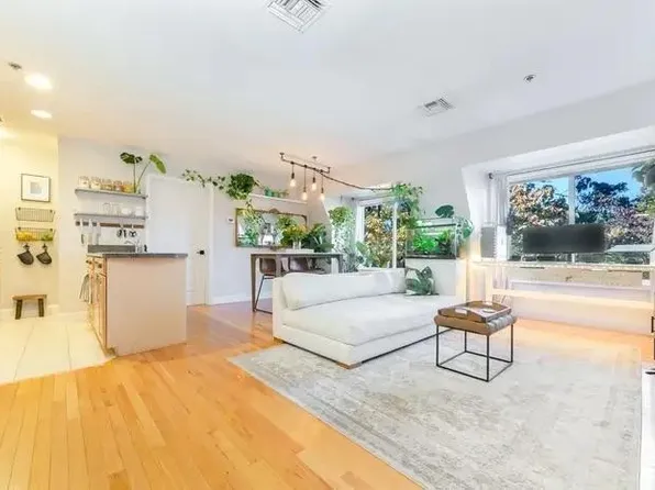332 Jamaicaway APT 404, Jamaica Plain, MA 02130