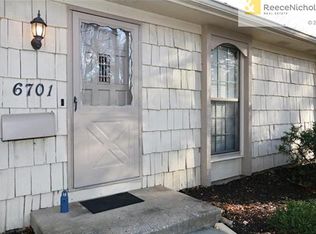 6701 Halsey St, Shawnee, KS 66216