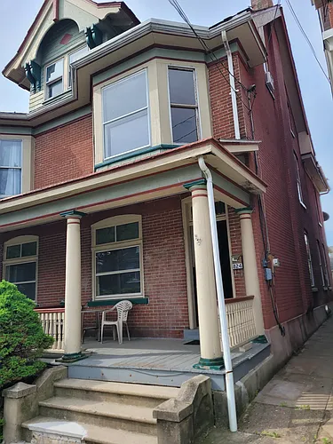 824 Tombler St Photo 1