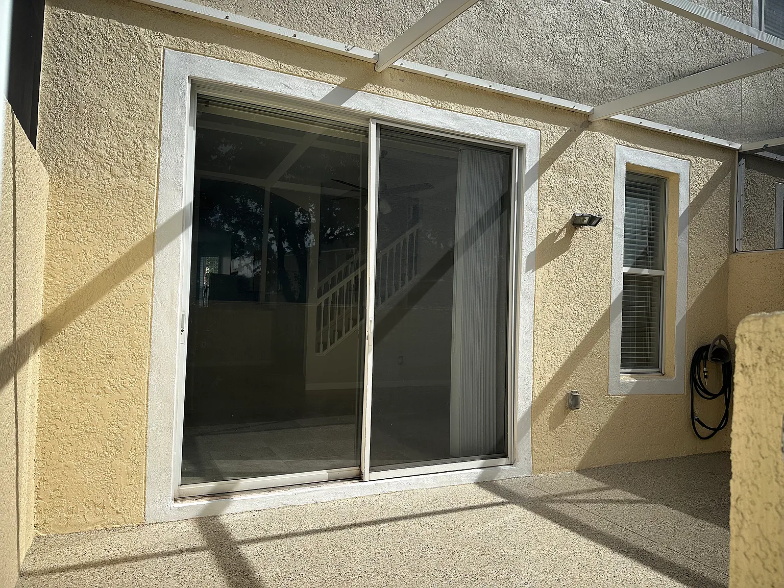 3 bed, 2.5 bath, 1468 sqft, $2,100 — Photo 2