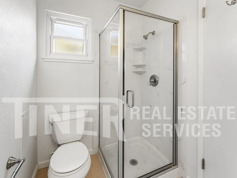 9136 Cecile Way — Photo 16