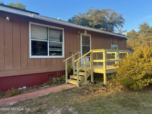 127 LAKE LOUISE Circle, Interlachen, FL 32148