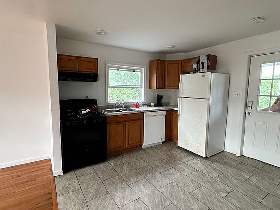 3rd image of 932 Prospect Ave APT 5