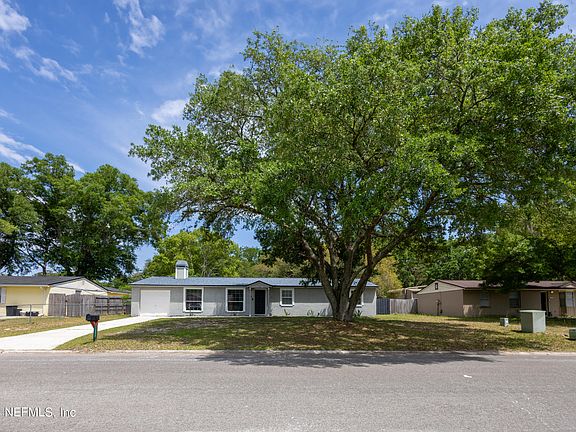 2nd image of 1305 YELLOWSTONE Drive