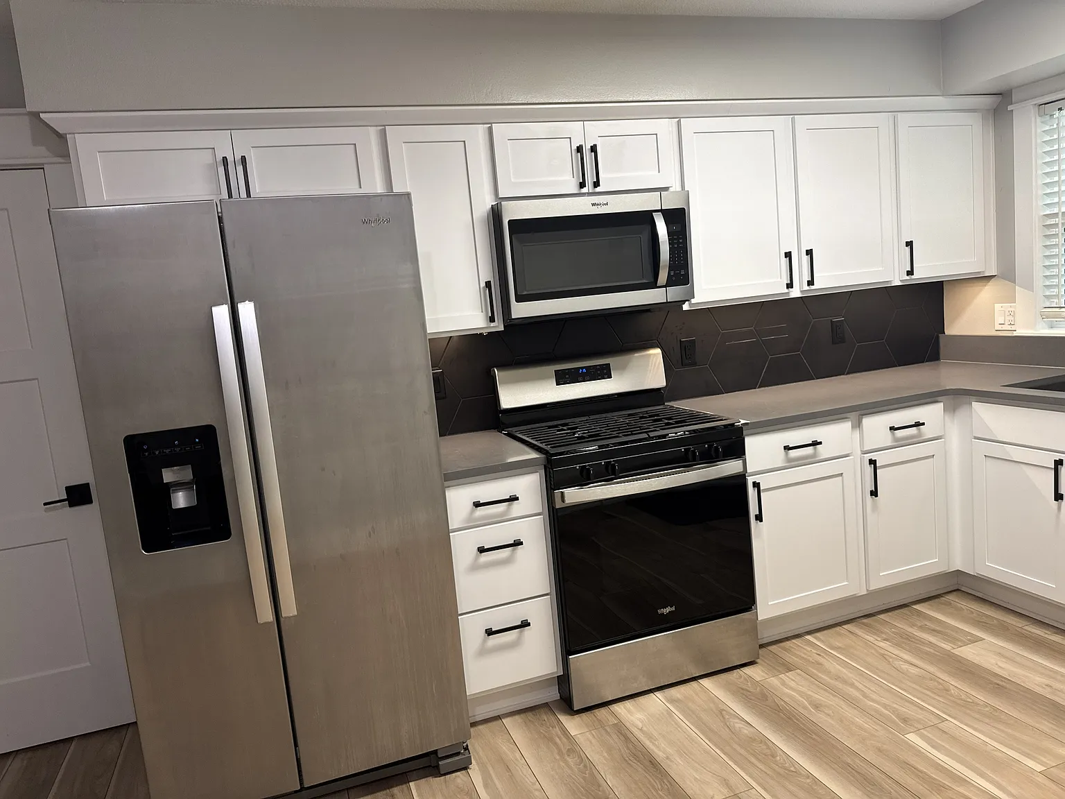 3 bed, 1300 sqft, $1,800 — Photo 4