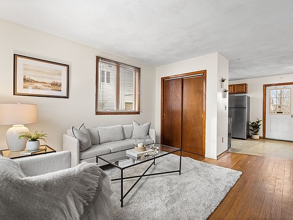 4th image of 21 Hillside Ave #21