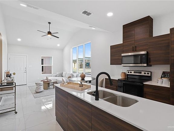 4th image of 707 Coves Ln #3