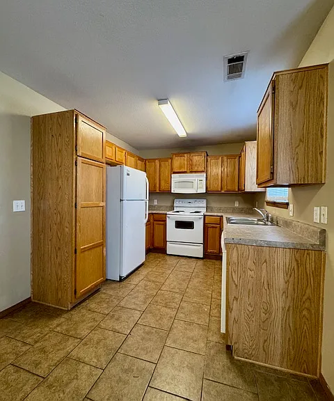4204 SW Chapelstone Ave #2 — Photo 6