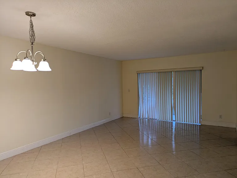 2810 Riverside Dr #106-A — Photo 10