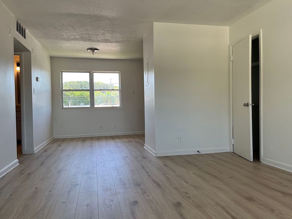 1st image of 2612 Steele Ave SW APT 26D