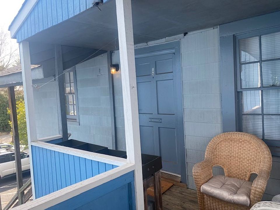 1st image of 106B Westover Ave