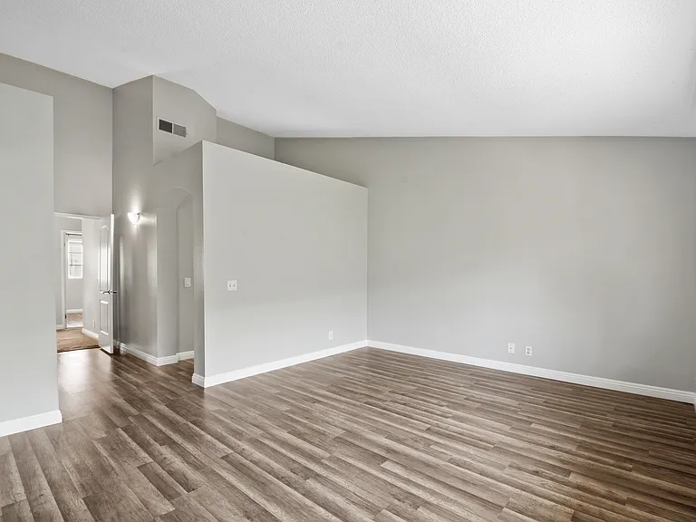 6068 E Hackamore Ln — Photo 10